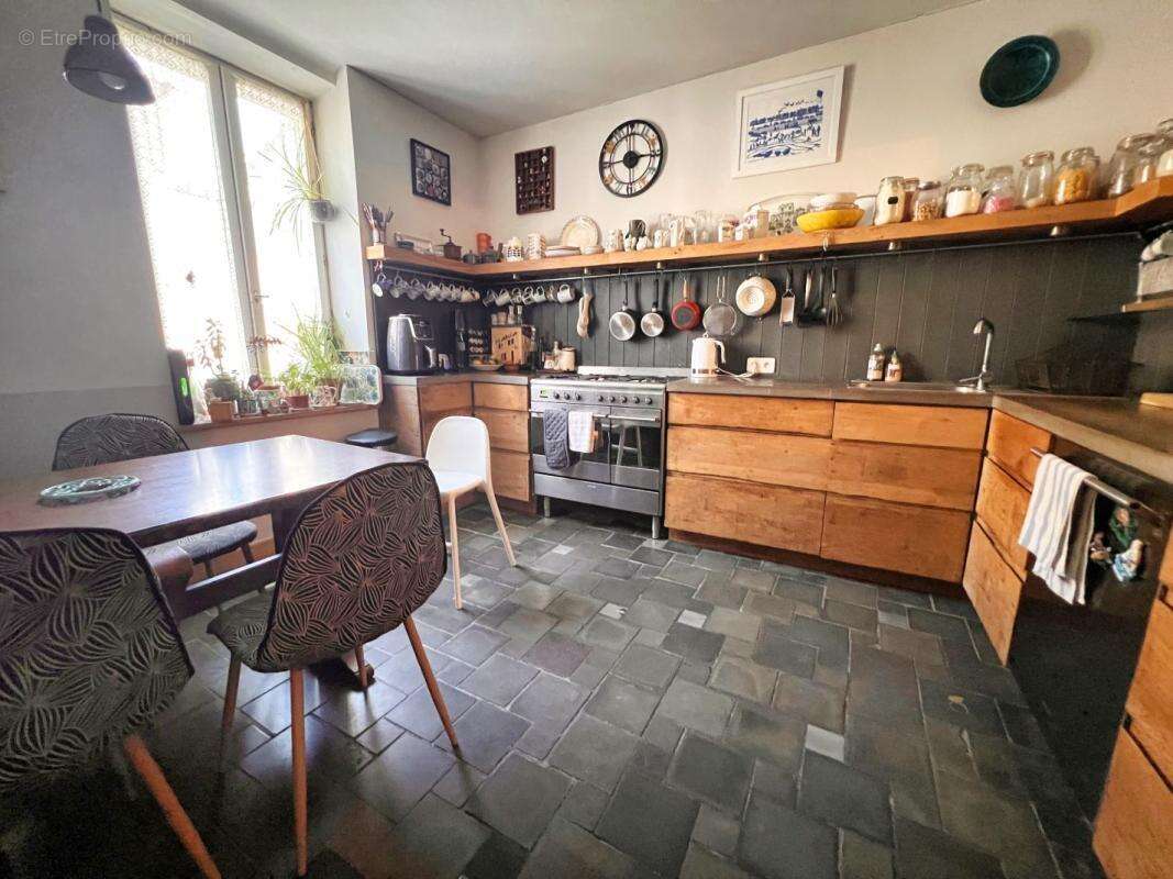 Maison 238 m² à Montouliers  - photo 3