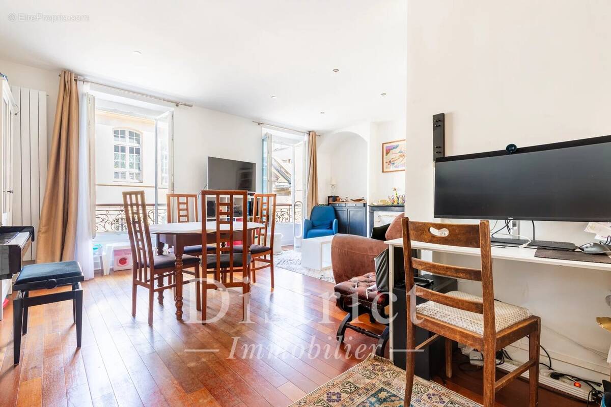Appartement à PARIS-12E