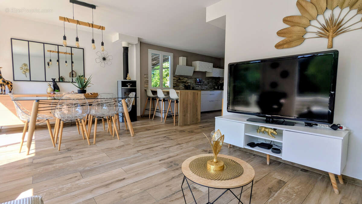 SOUS COMPROMIS - Maison récente avec piscine   Vence (7 min du centre) - photo 14