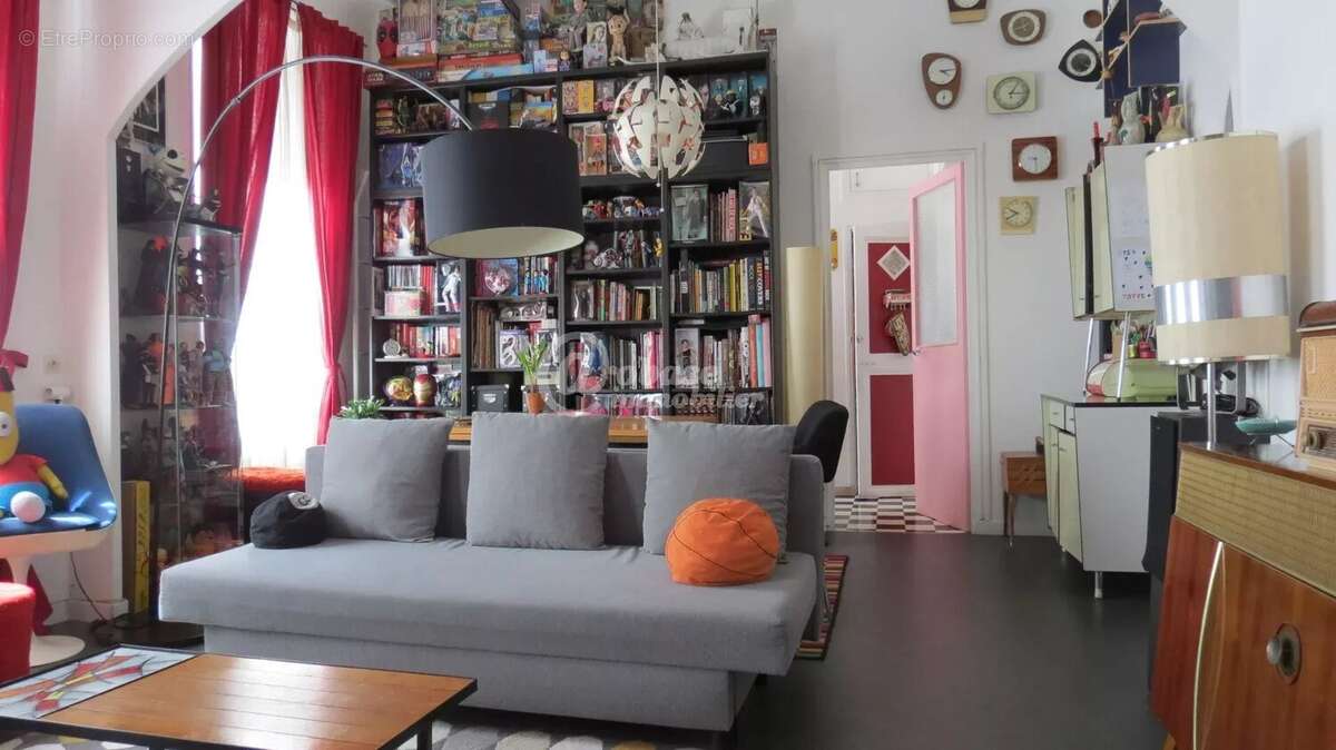 Appartement à MARSEILLE-3E