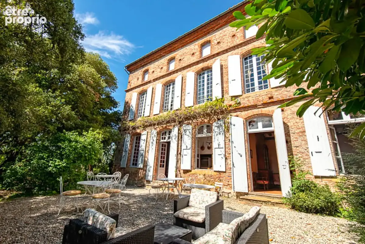 CHATEAU de famille du 17e siècle en très bon état à vendre à GIBEL - photo 4