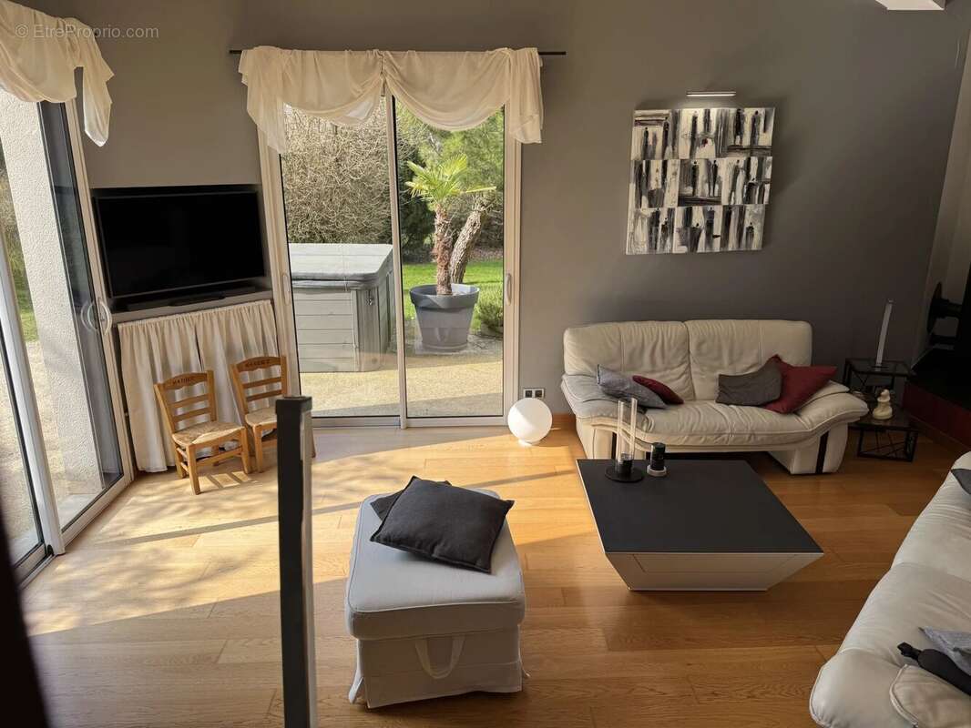 Maison à SAINT-SAUFLIEU