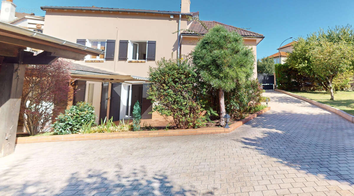 Maison à VITRY-SUR-SEINE