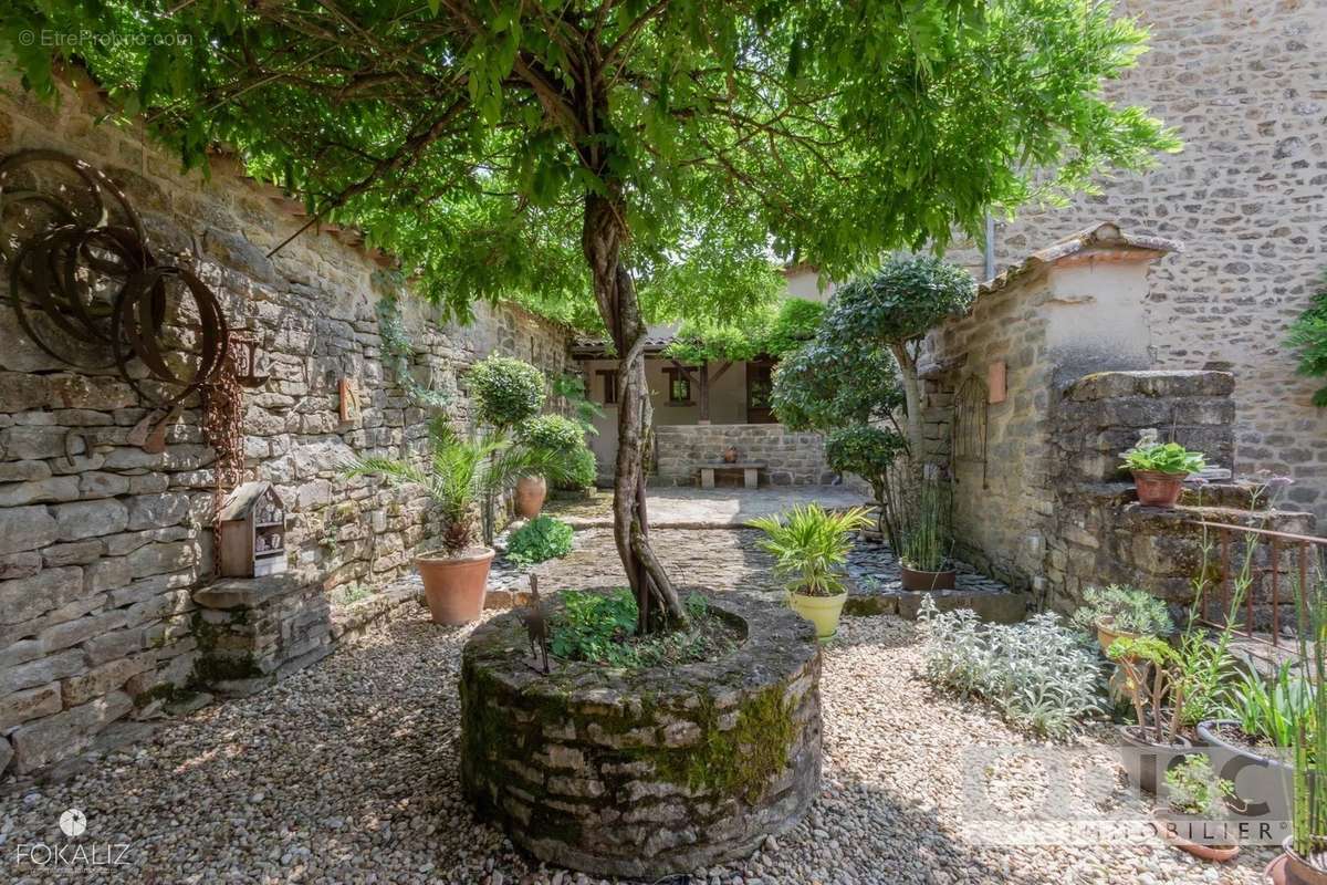 Maison à SAINT-ANTONIN-NOBLE-VAL