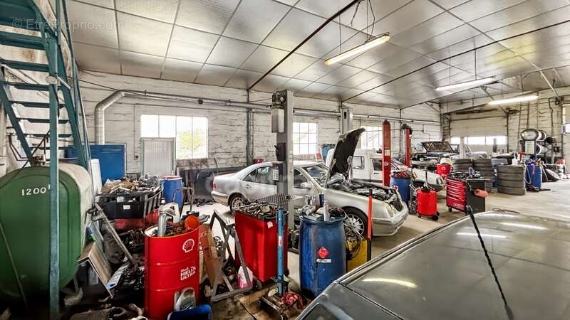 A vendre garage automobile  saint remy du val (72) - photo 2