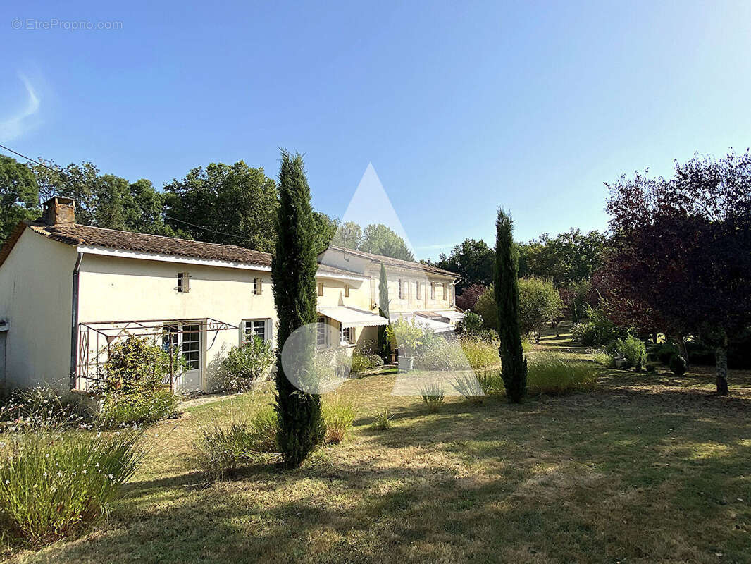 Maison à COUTRAS