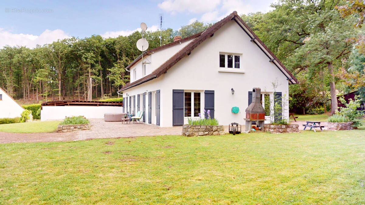 Maison à SAINT-CHERON