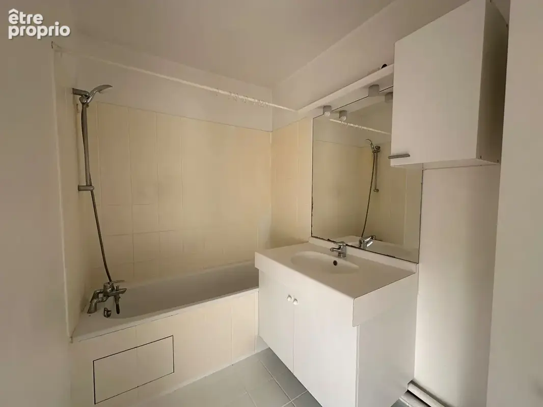 Saint Ouen Sur Seine - 2 pièces 40 m2 avec balcon + cave et parking - photo 11