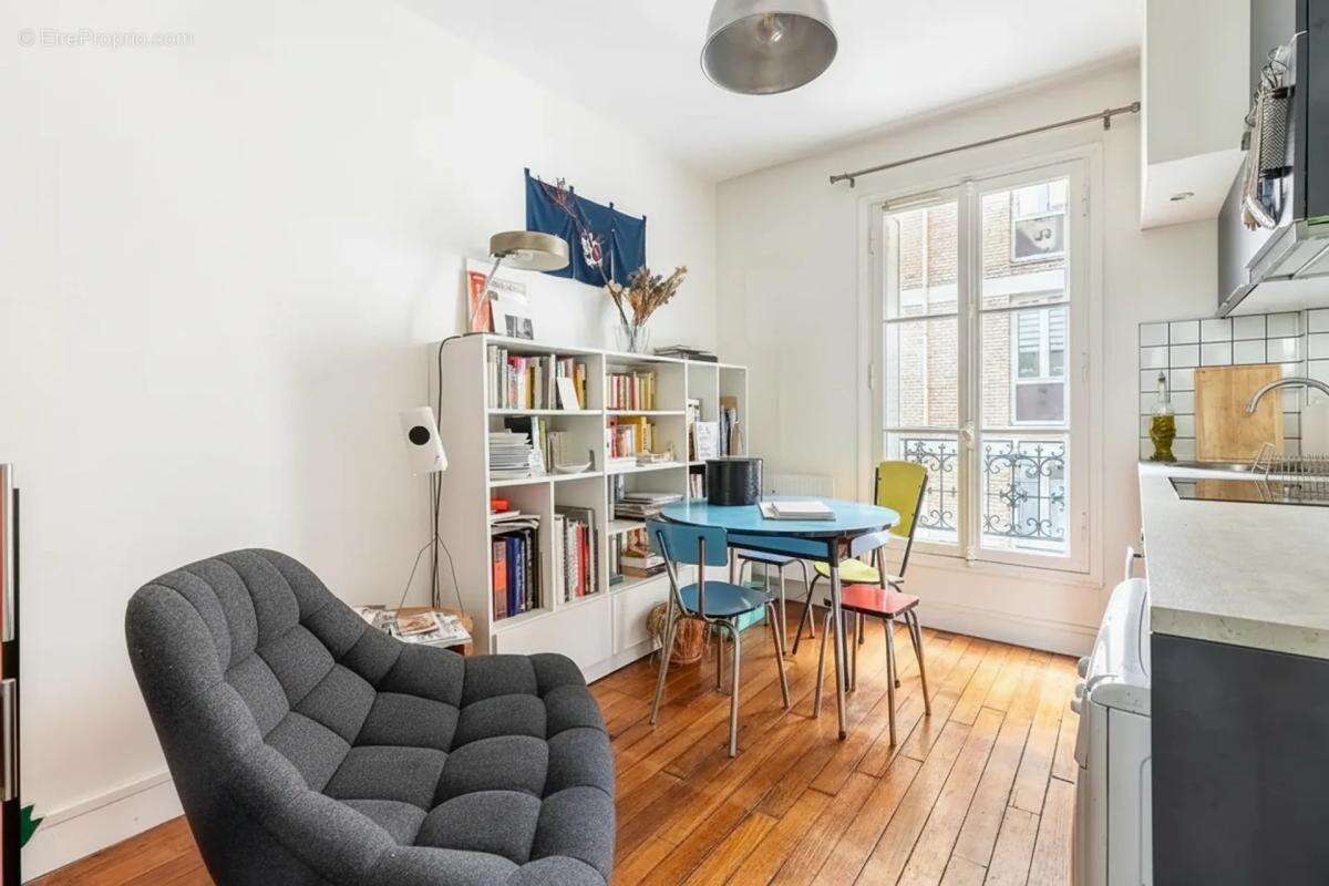 Appartement à PARIS-14E