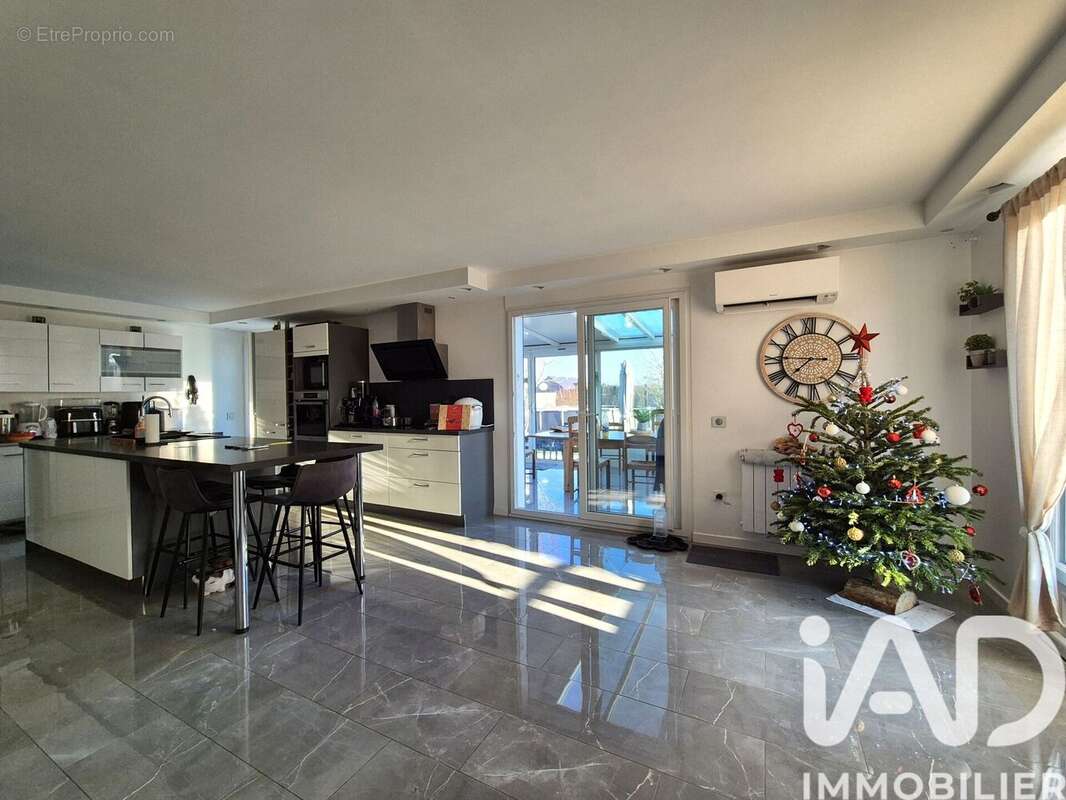 Maison 150 m² à Penchard  - photo 9