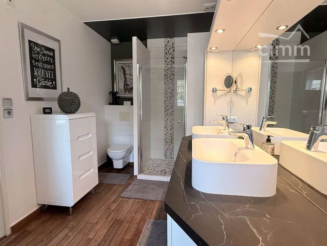 Maison contemporaine sans travaux avec piscine et grands volumes à Blois - photo 17