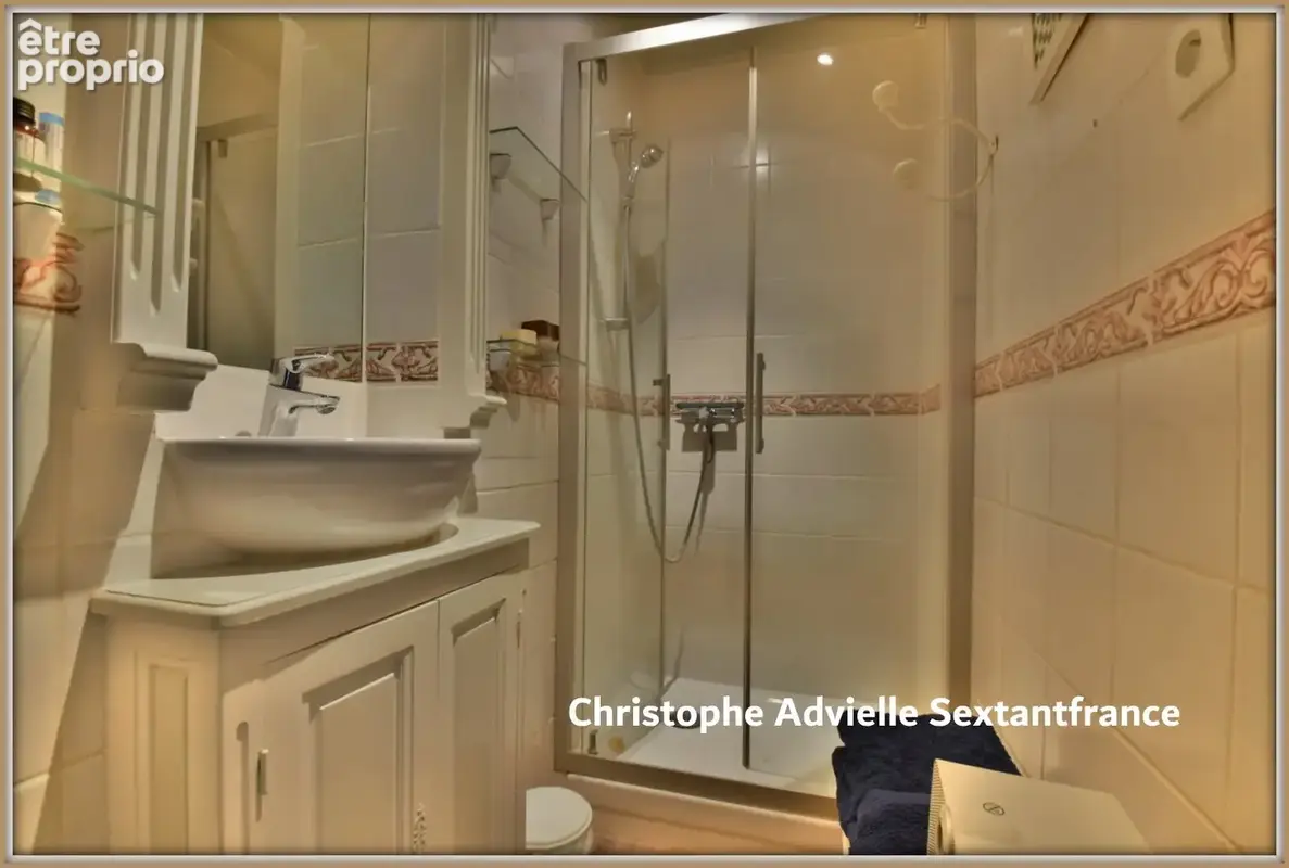 Grande maison bourgeoise et son studio indépendant au coeur d'un village avec services - photo 10