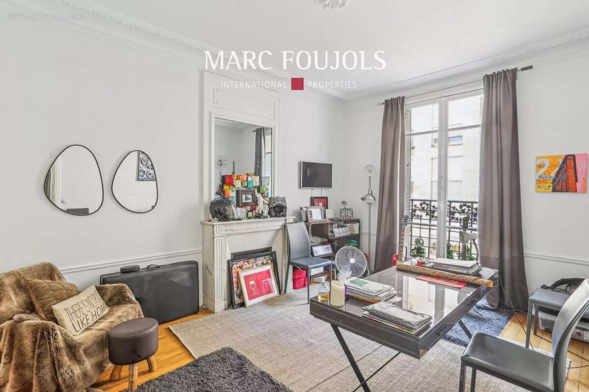 Appartement à PARIS-16E