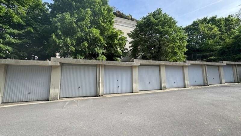 Parking à CHATILLON