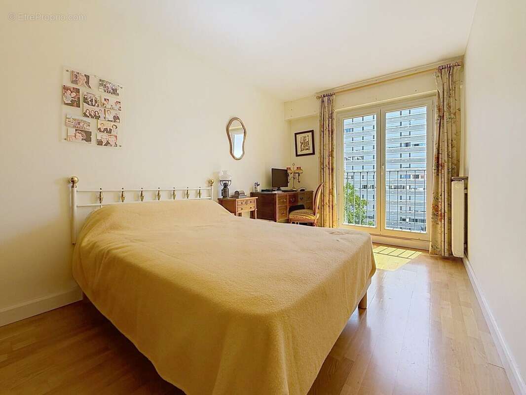 Appartement 69 m² à Paris-15e  - photo 7