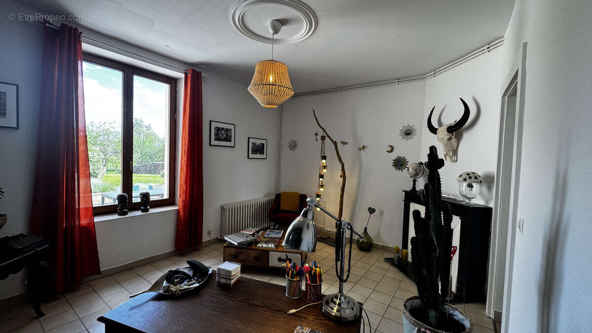 Maison à ETAIN