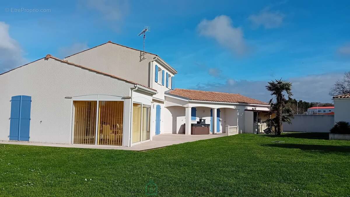 Maison à SAINT-SULPICE-DE-ROYAN