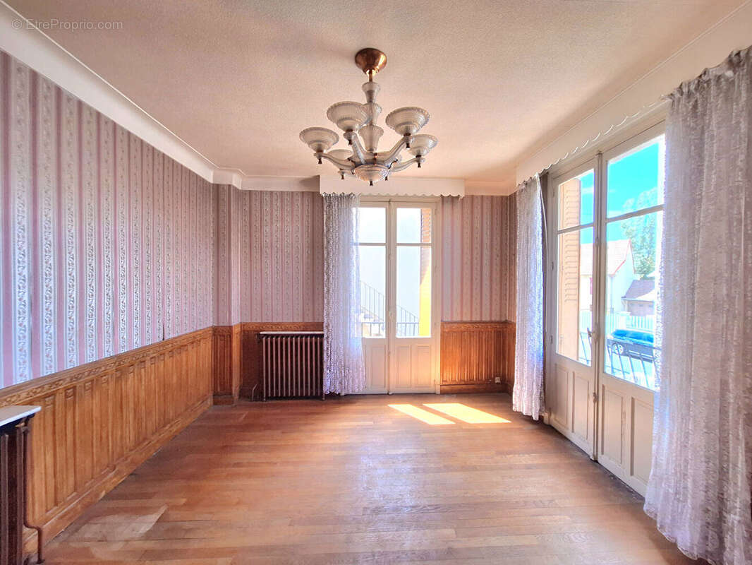 Maison à MONTLUCON