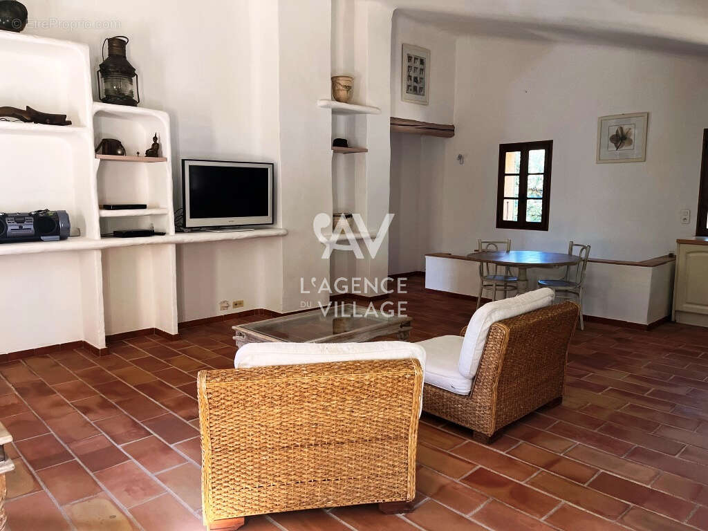 Maison à LA GARDE-FREINET