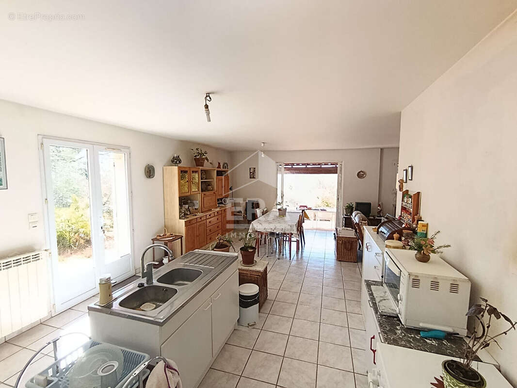 Maison à LE CANNET-DES-MAURES