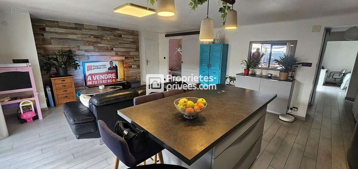 Maison Saint Laurent De La Salanque de 180 m2 divisée en deux appartements - photo 2