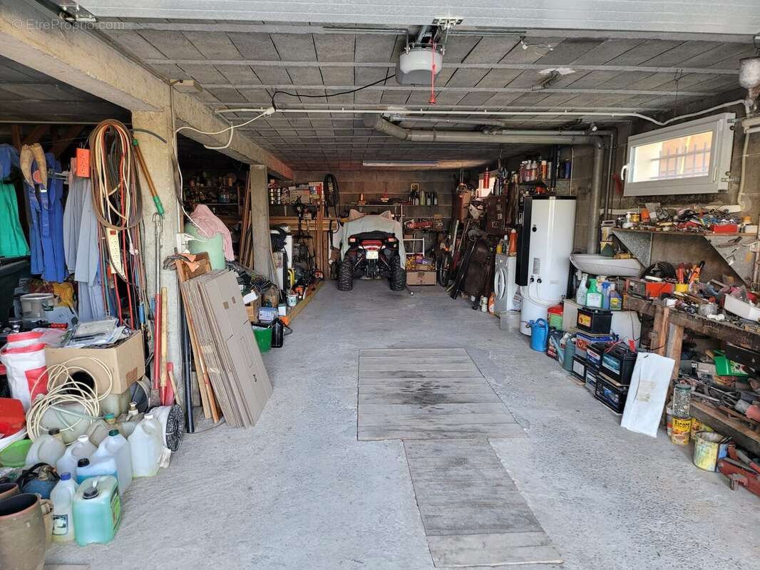 Maison à SAINT-LEONARD-DE-NOBLAT