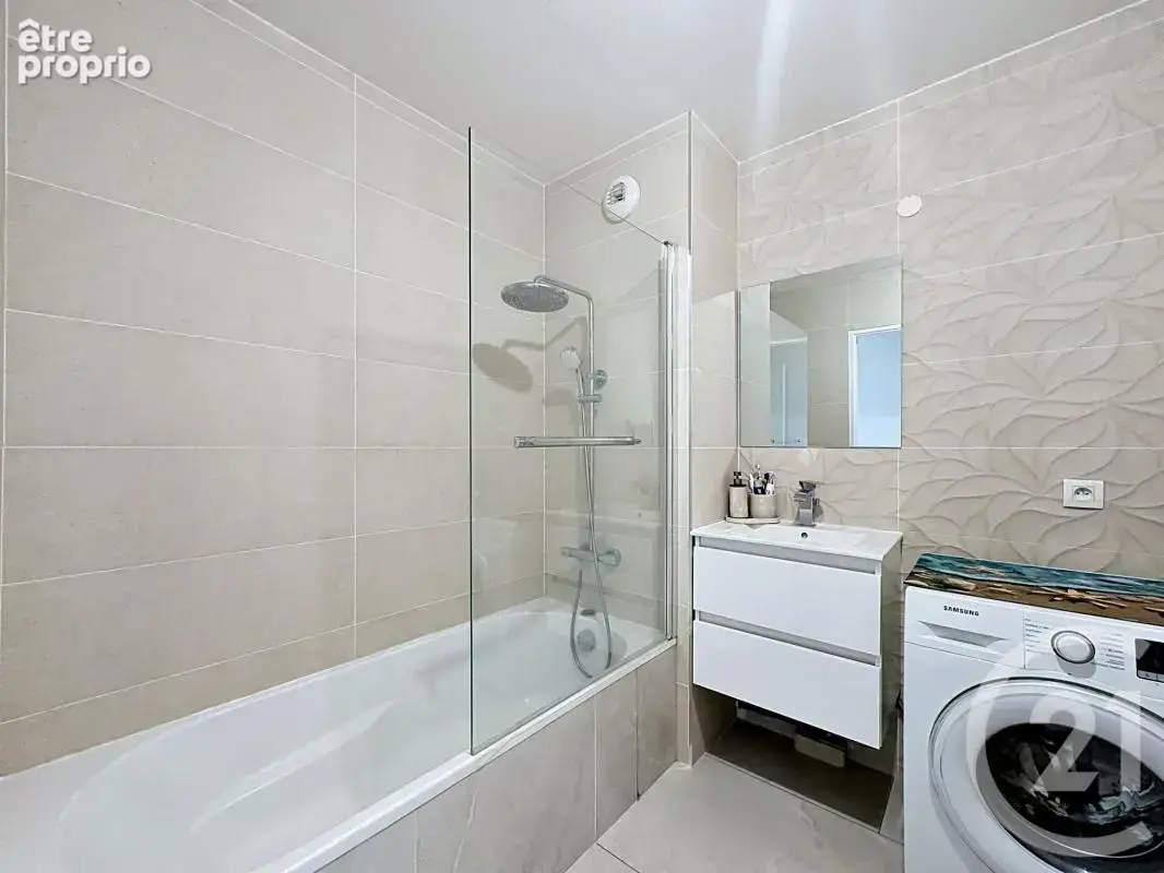 Appartement 74 m² à Saint-Fons  - photo 12