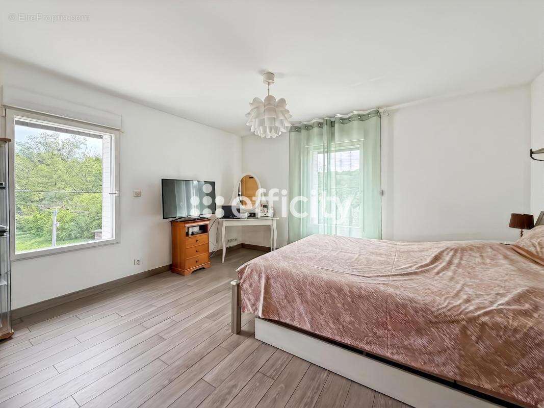 Maison 149 m² à Saint-Regle  - photo 12