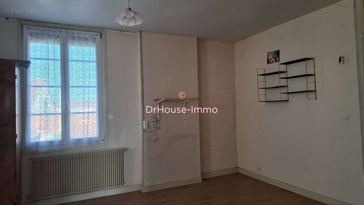 Maison 141 m² à Ruelle-Sur-Touvre  - photo 7