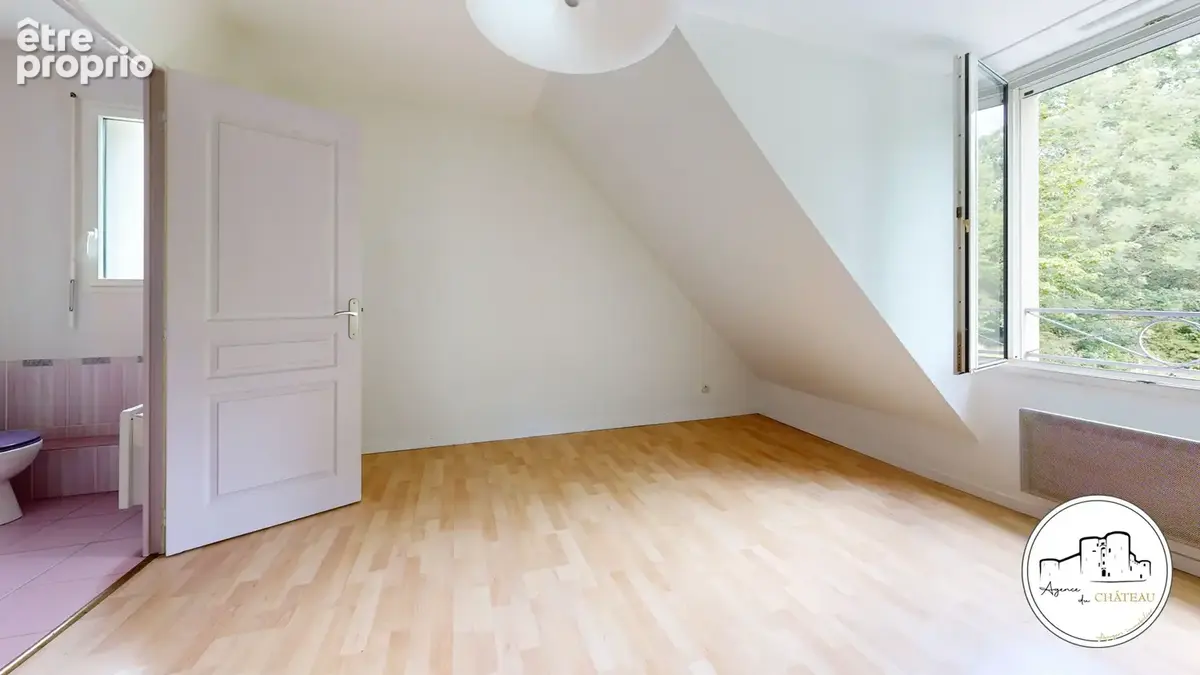 Maison 186m2 avec piscine et garage - Les Garennes sur Loire - photo 9
