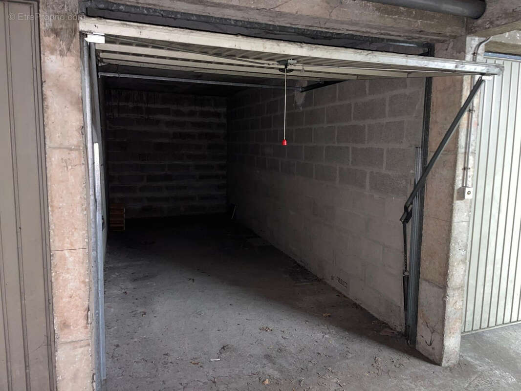 Parking à NOISY-LE-SEC