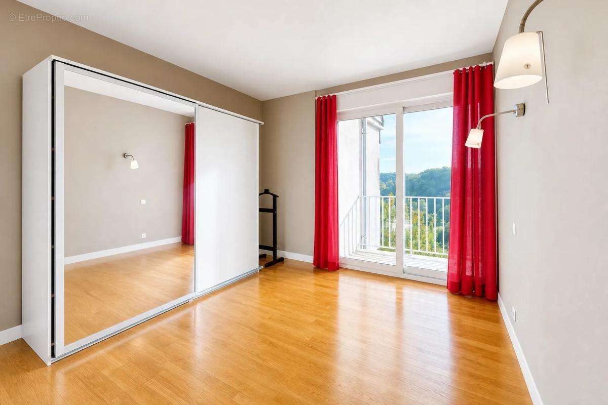 Maison de 6 pièces de 140 m² située à Altillac - photo 5