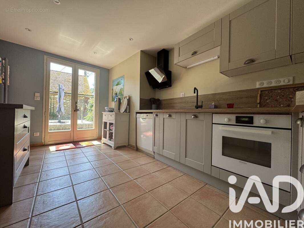 Maison 146 m² à Luplante  - photo 8