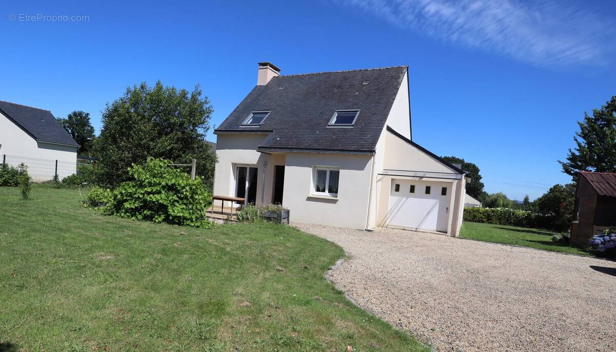 Maison à CARHAIX-PLOUGUER