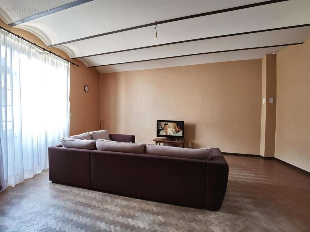   - Maison à VESSEAUX