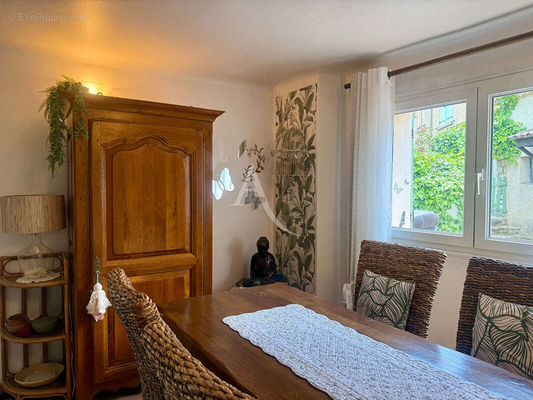Maison à SAINT-JULIEN