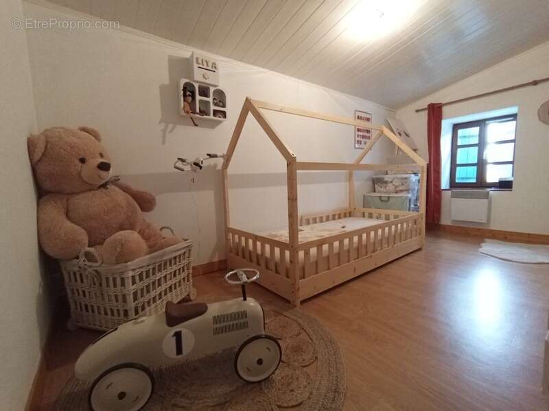 Maison à AZAY-LE-BRULE