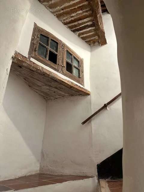 Appartement à COTIGNAC