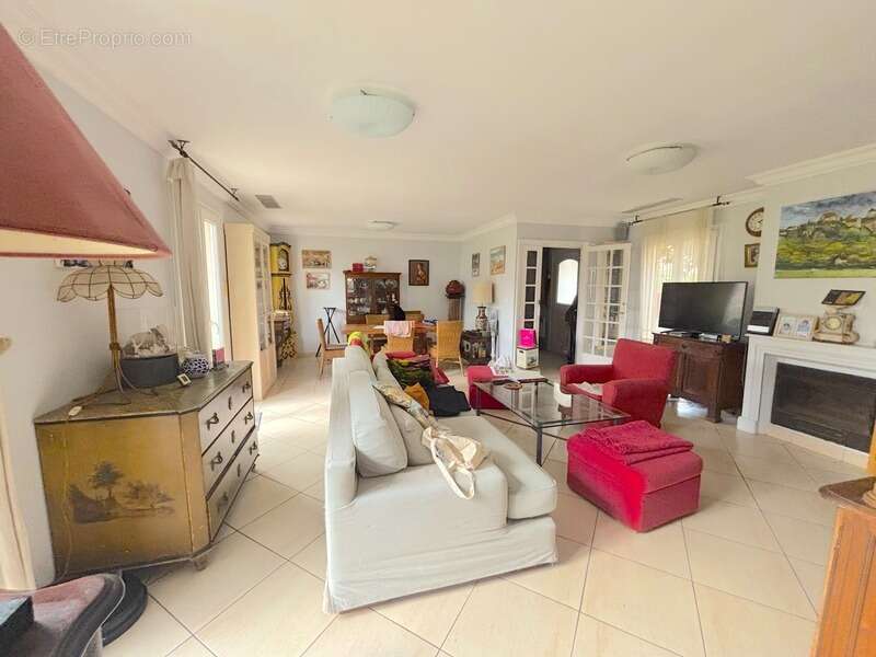 Maison à vendre 4 pièces LE CANNET (06) - photo 3