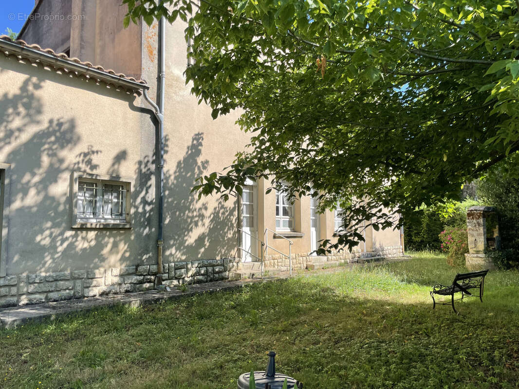 Maison à MOULIETS-ET-VILLEMARTIN