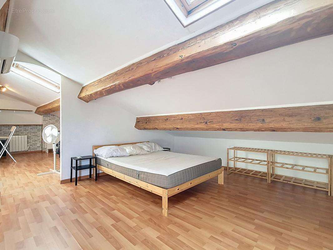 À vendre à Toulon Est (83100), appartement T2 mansardé en dernier étage - photo 3