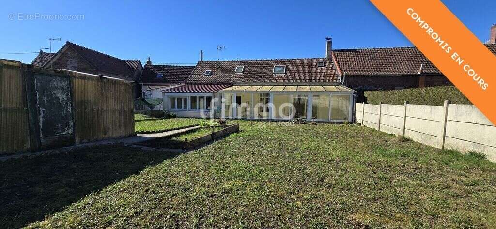 Maison lumineuse avec garage et dépendances - photo 2