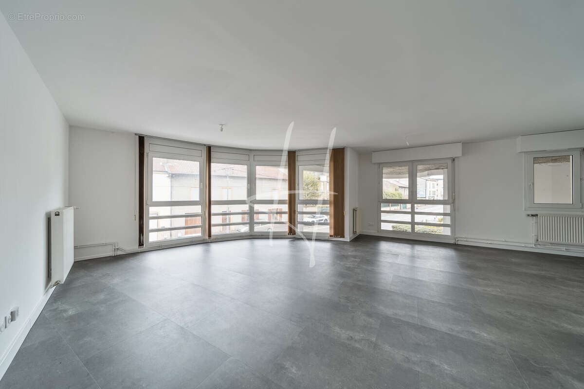 Commerce à MONTIGNY-LES-METZ