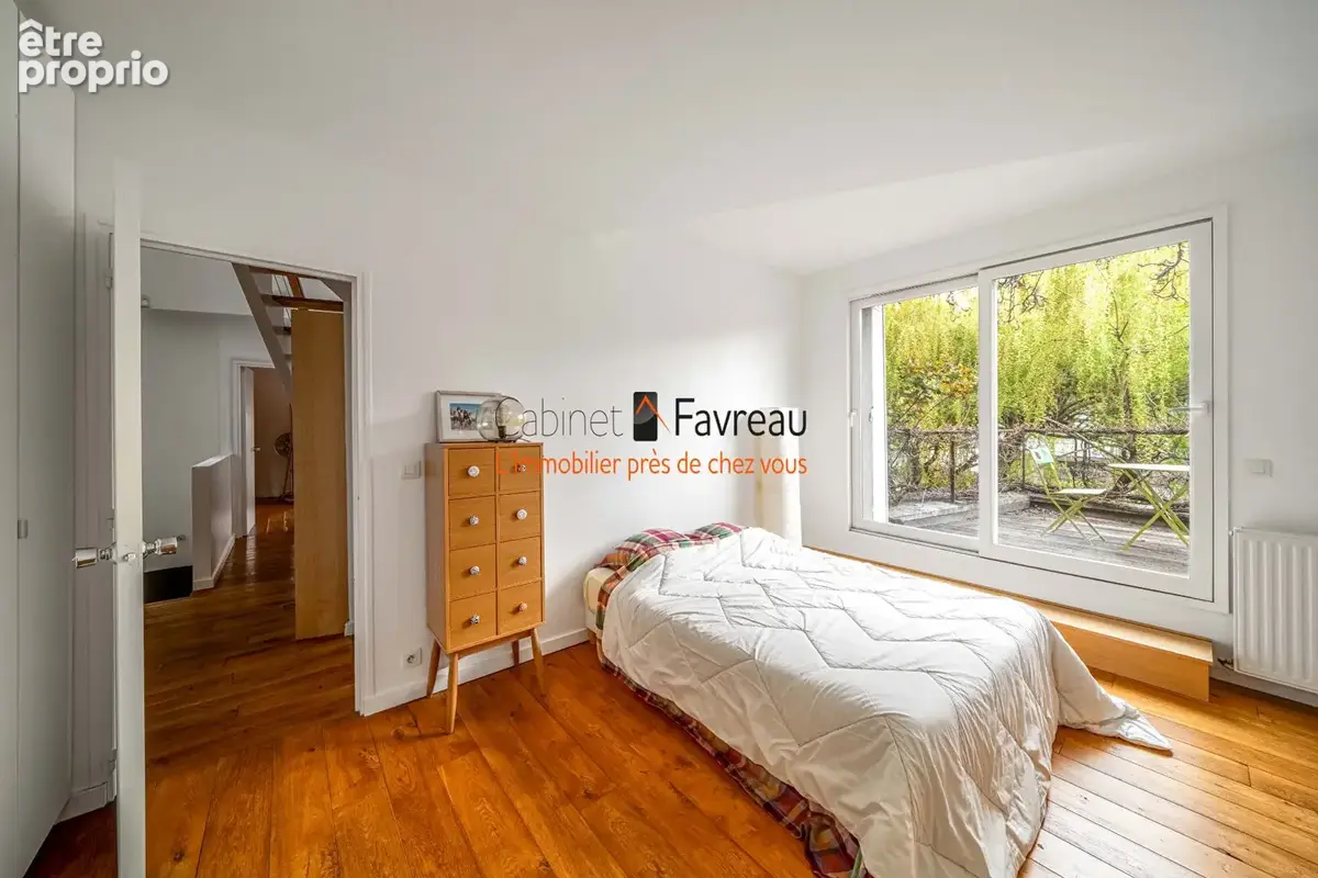 Malakoff - Maison familiale avec terrasse et jardin - 7 pièces 235.34 m2 - photo 5
