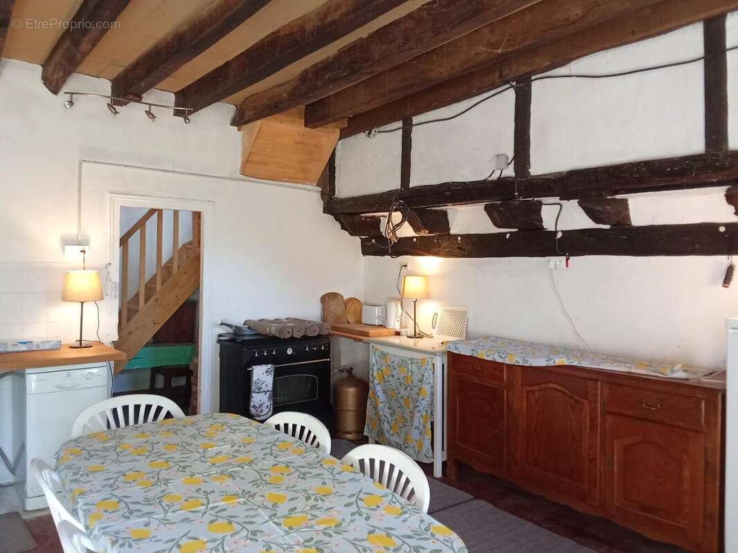 Une maison située dans un hameau, avec un grand jardin - photo 8