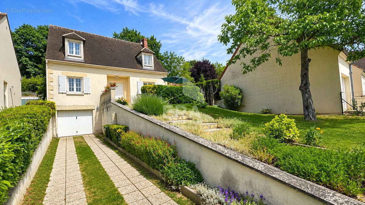 Maison à CHAUMONTEL
