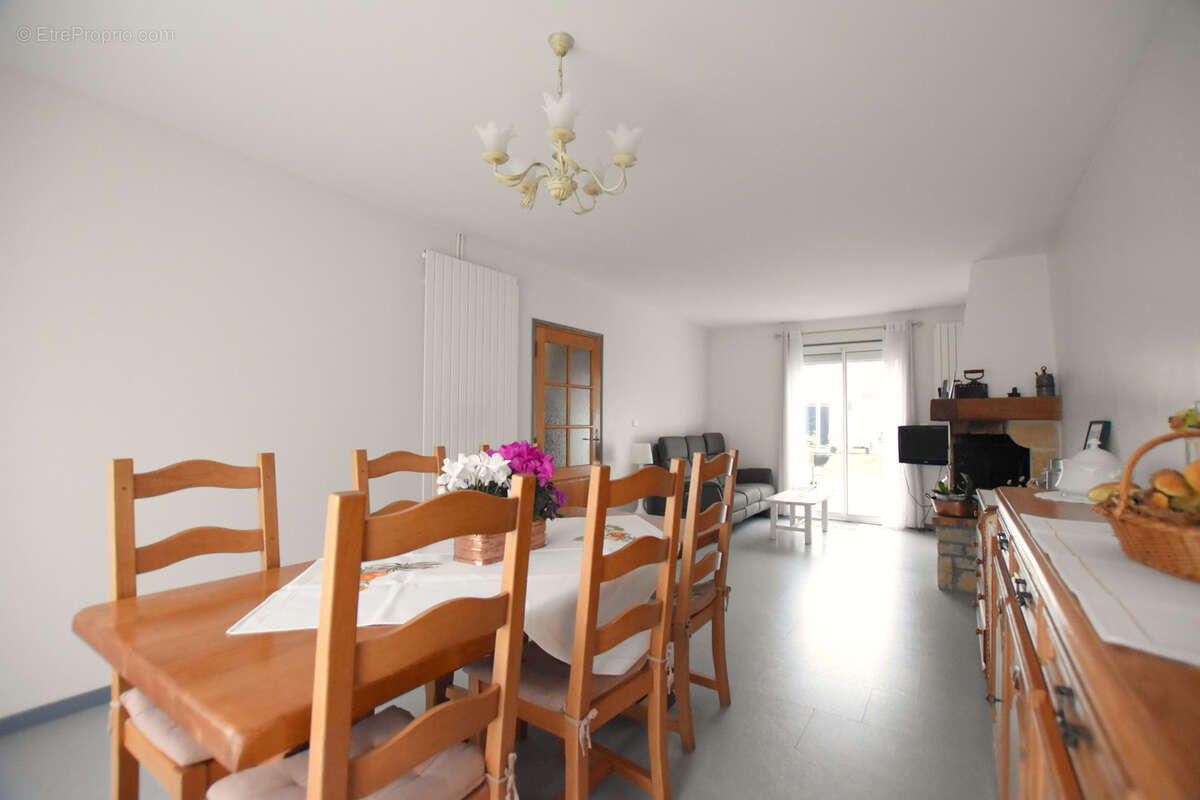 Maison à LES ESSARTS-LE-ROI