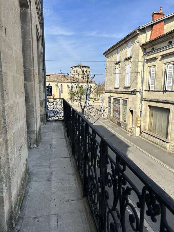 Appartement à COUTRAS