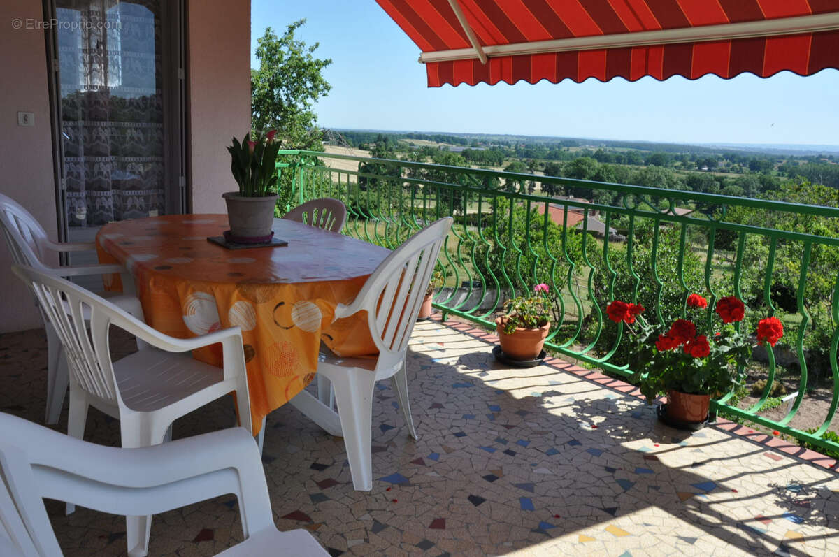 Maison à LA PACAUDIERE