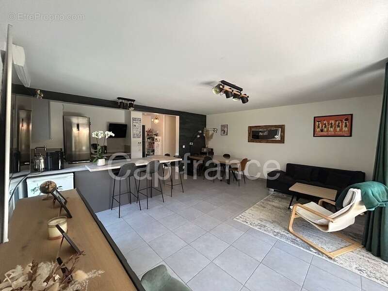 Appartement à SAINT-MARTIN-BELLEVUE
